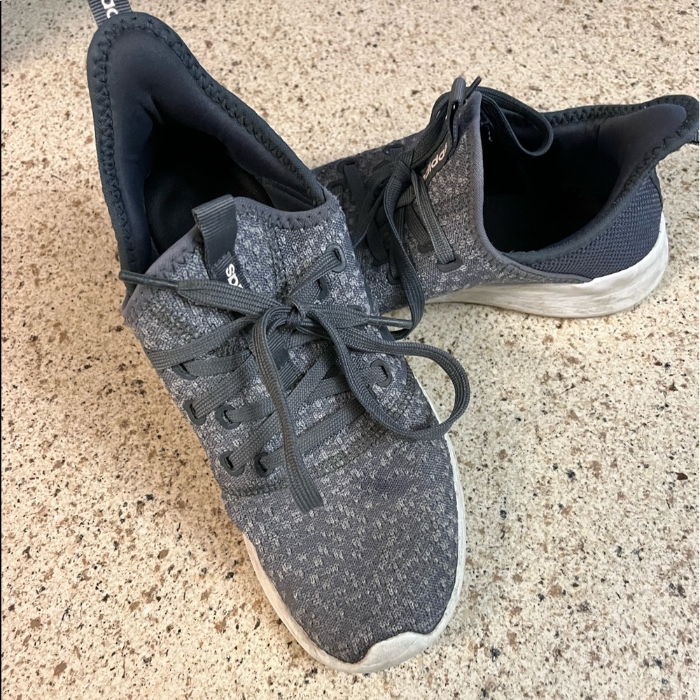 ADIDAS CLOUDFOAM Size 8 - Picture 2 of 6